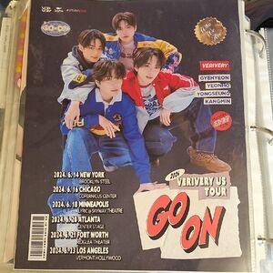 VERIVERY US Tour Poster With Banner